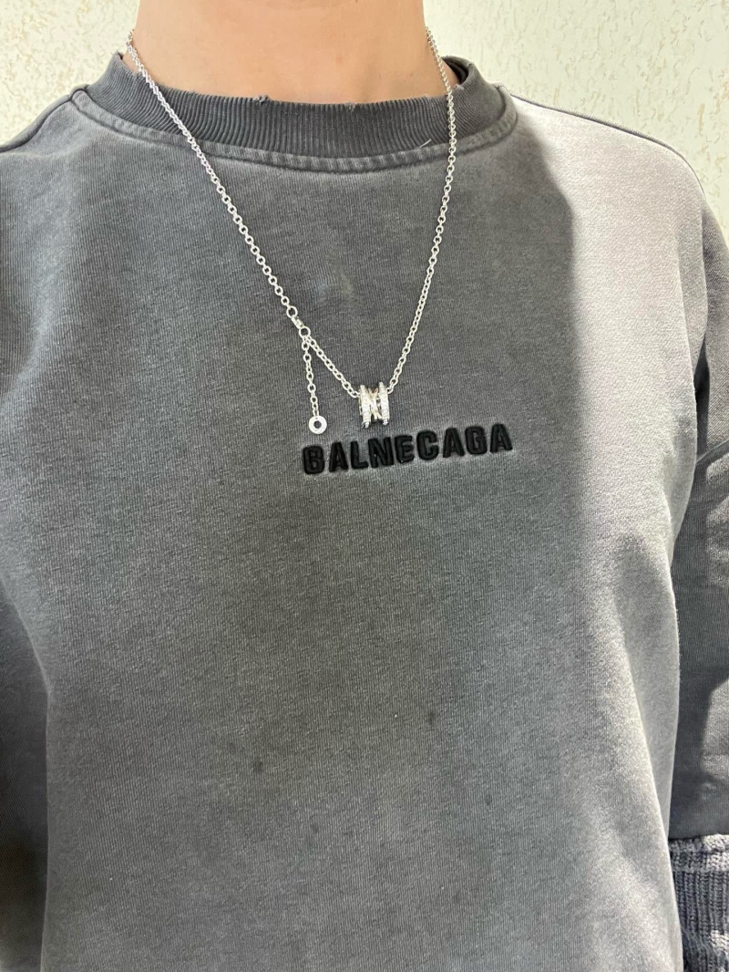 Bv1g*ai necklaces